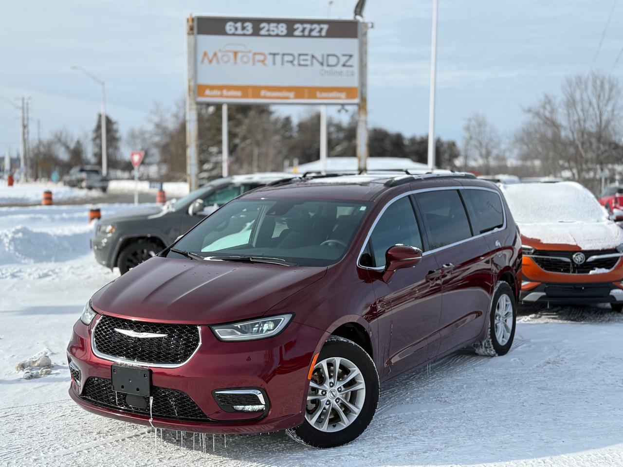 2022 Chrysler Pacifica Touring AWD! AutoStart! Pwr Sliding Doors! Photo