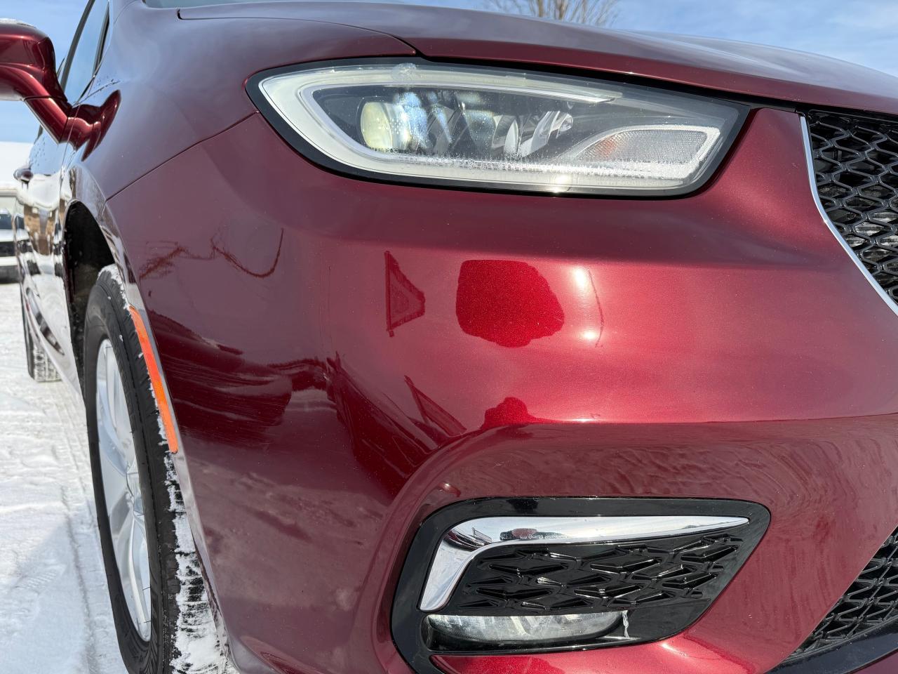 2022 Chrysler Pacifica Touring AWD! AutoStart! Pwr Sliding Doors! Photo