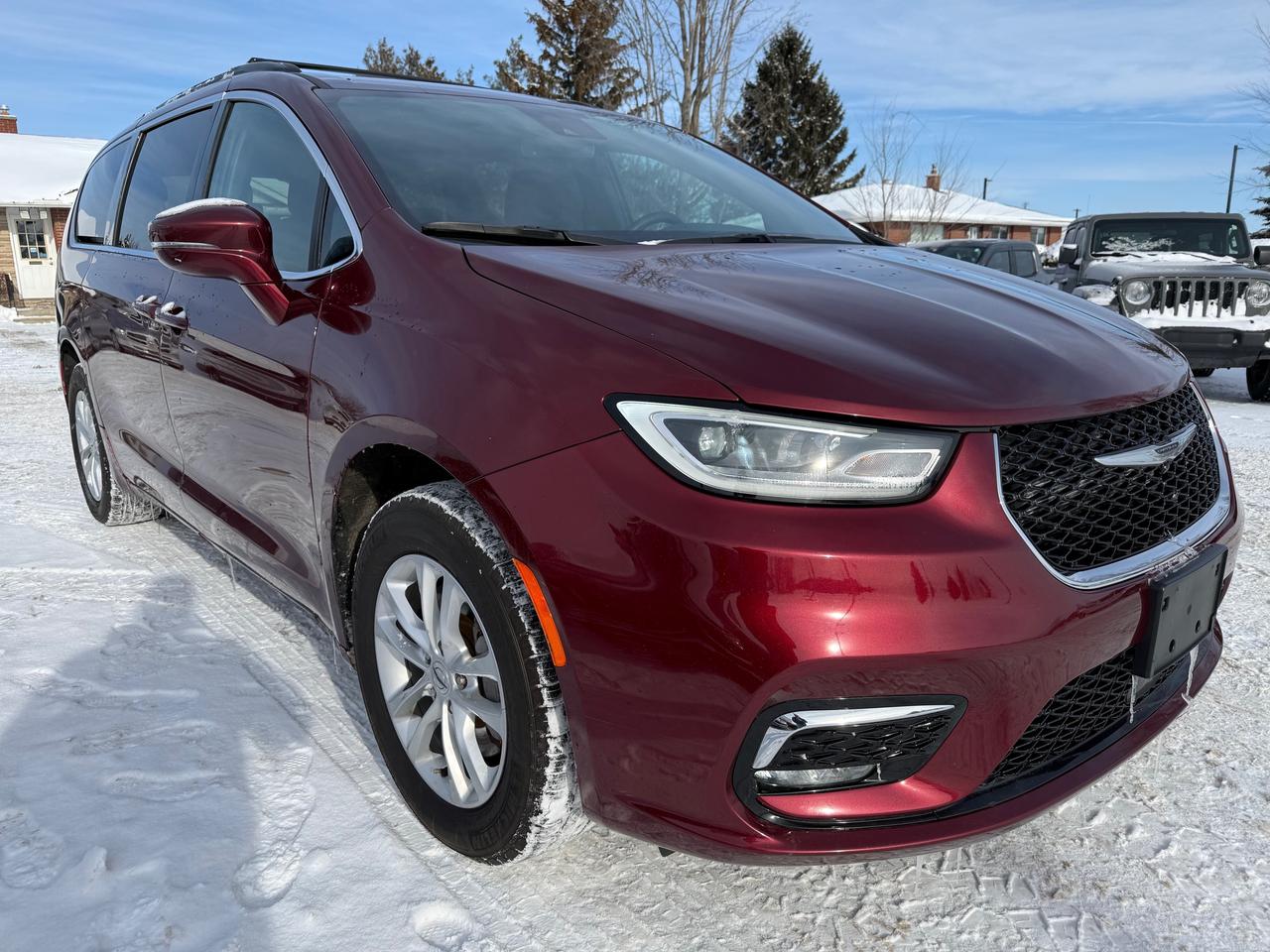 2022 Chrysler Pacifica Touring AWD! AutoStart! Pwr Sliding Doors! Photo