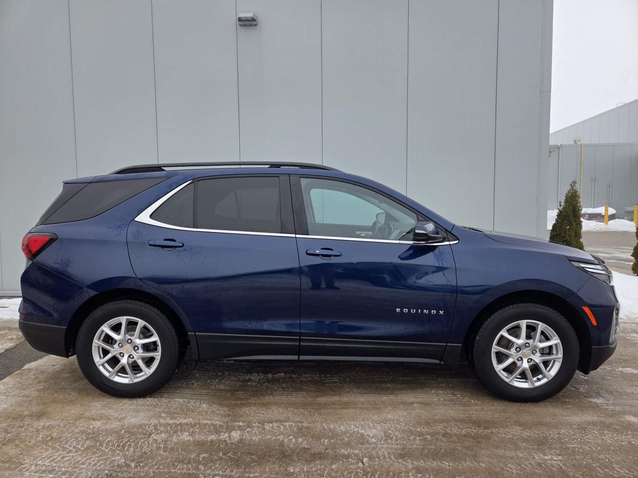 2022 Chevrolet Equinox LT One Owner | Sunroof | Convenience Package | True North | 17" Wheels Photo4