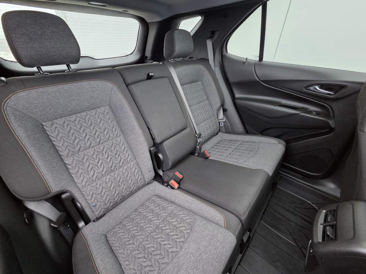 2022 Chevrolet Equinox LT One Owner | Sunroof | Convenience Package | True North | 17" Wheels Photo