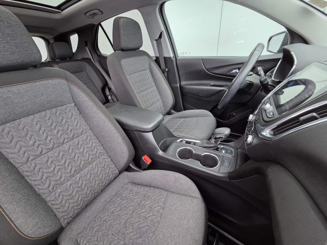 2022 Chevrolet Equinox LT One Owner | Sunroof | Convenience Package | True North | 17" Wheels Photo