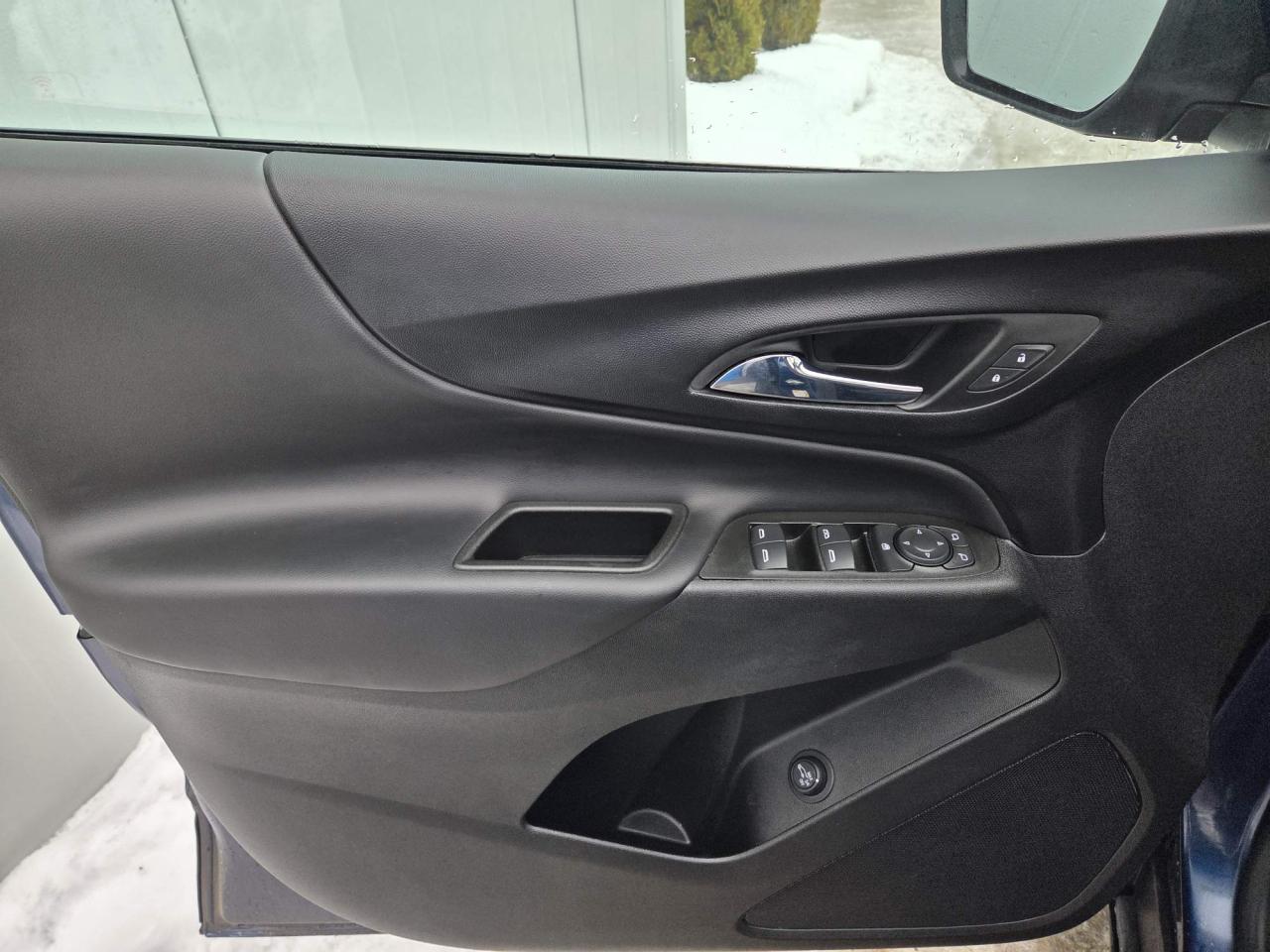 2022 Chevrolet Equinox LT One Owner | Sunroof | Convenience Package | True North | 17" Wheels Photo