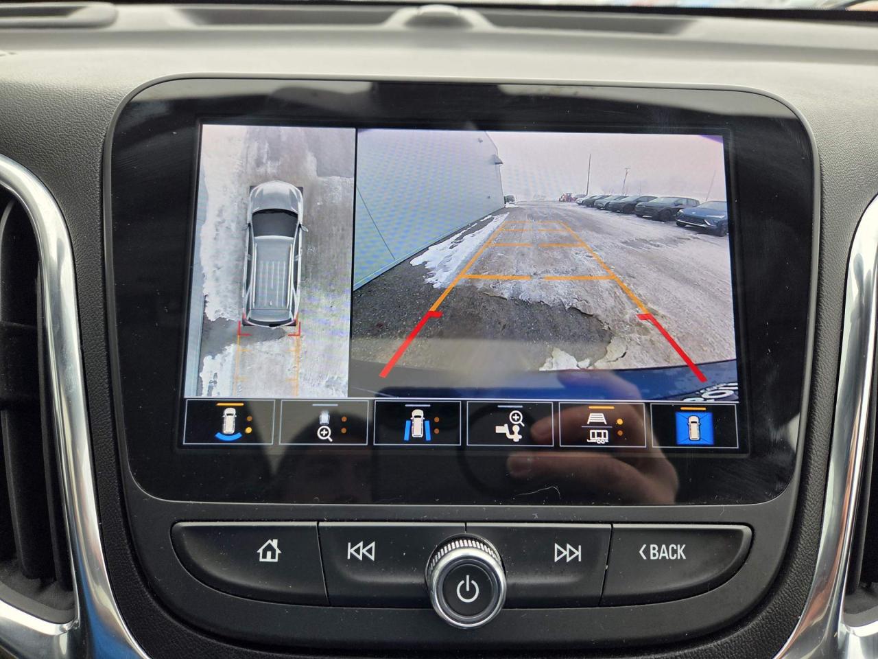 2022 Chevrolet Equinox LT One Owner | Sunroof | Convenience Package | True North | 17" Wheels Photo