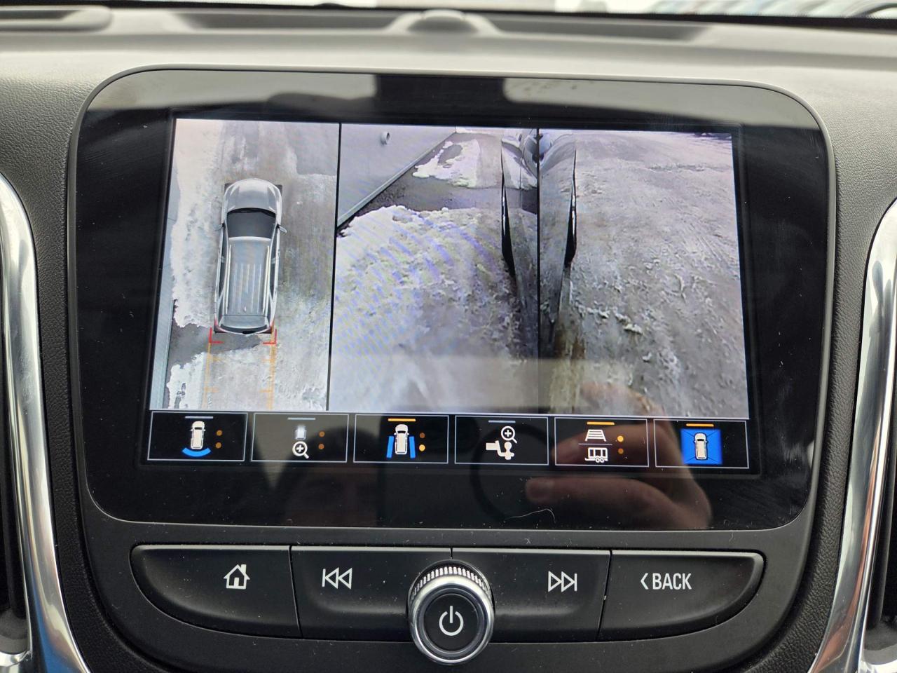 2022 Chevrolet Equinox LT One Owner | Sunroof | Convenience Package | True North | 17" Wheels Photo