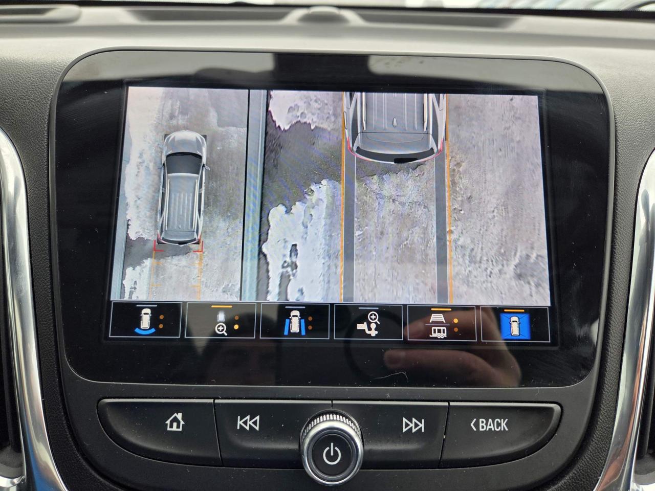 2022 Chevrolet Equinox LT One Owner | Sunroof | Convenience Package | True North | 17" Wheels Photo