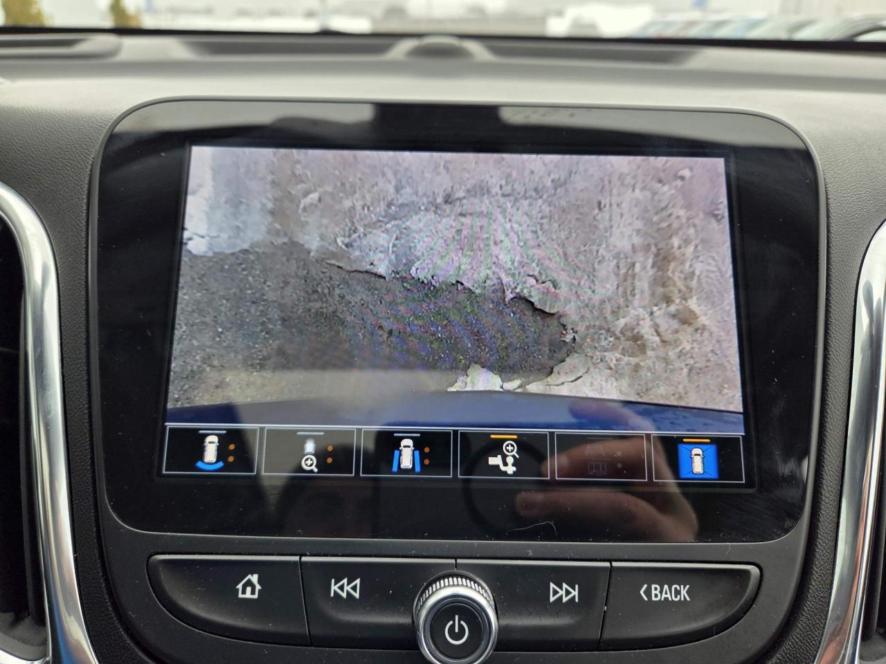 2022 Chevrolet Equinox LT One Owner | Sunroof | Convenience Package | True North | 17" Wheels Photo