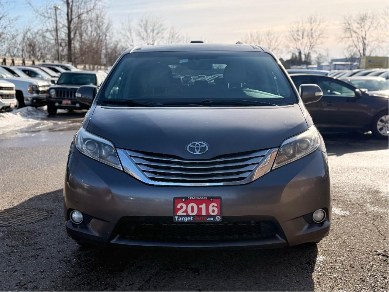 2016 Toyota Sienna XLE, Fully Loaded, Drives Great !! Photo