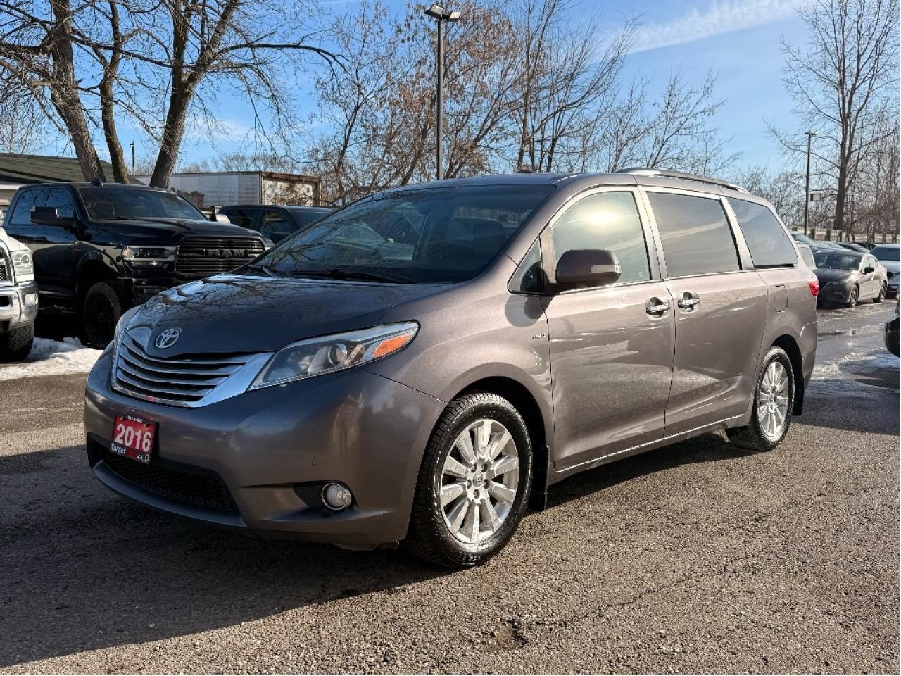 2016 Toyota Sienna XLE, Fully Loaded, Drives Great !! Photo