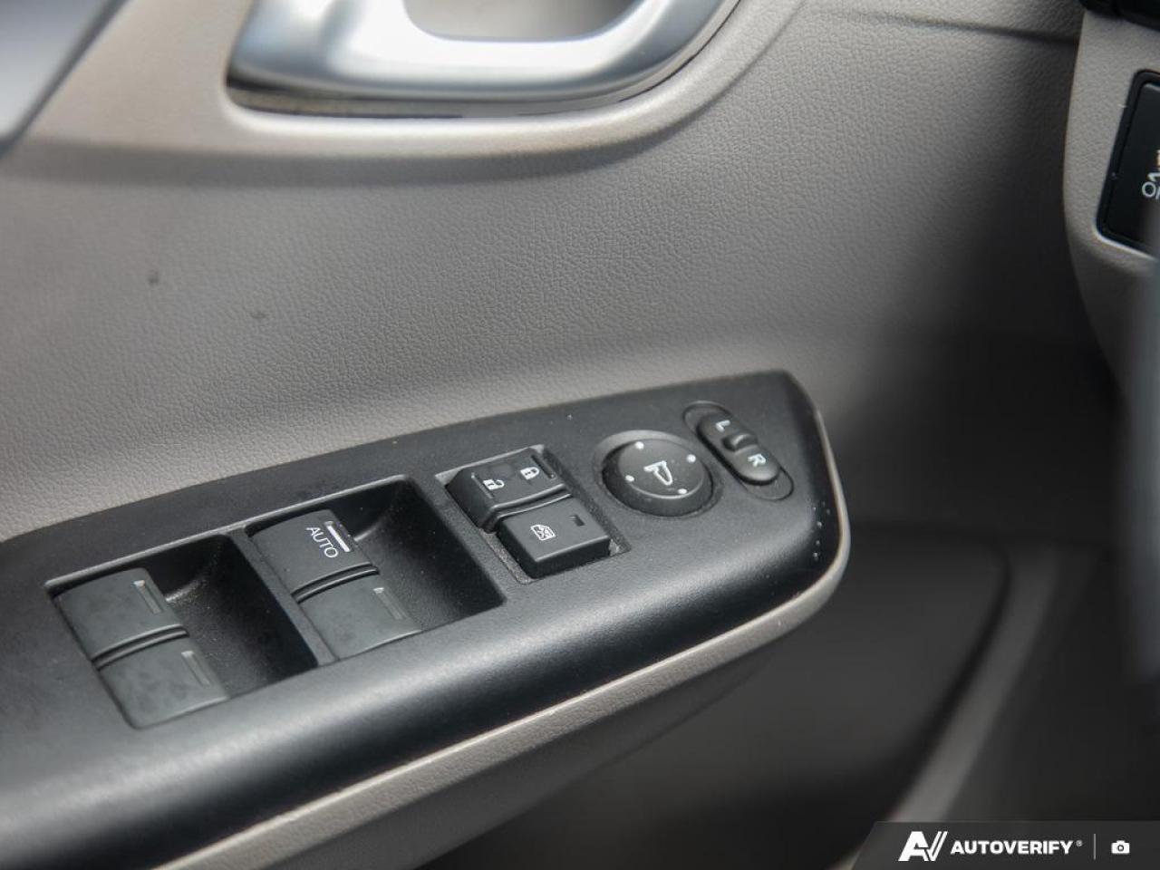 2013 Honda Civic SEDAN Photo