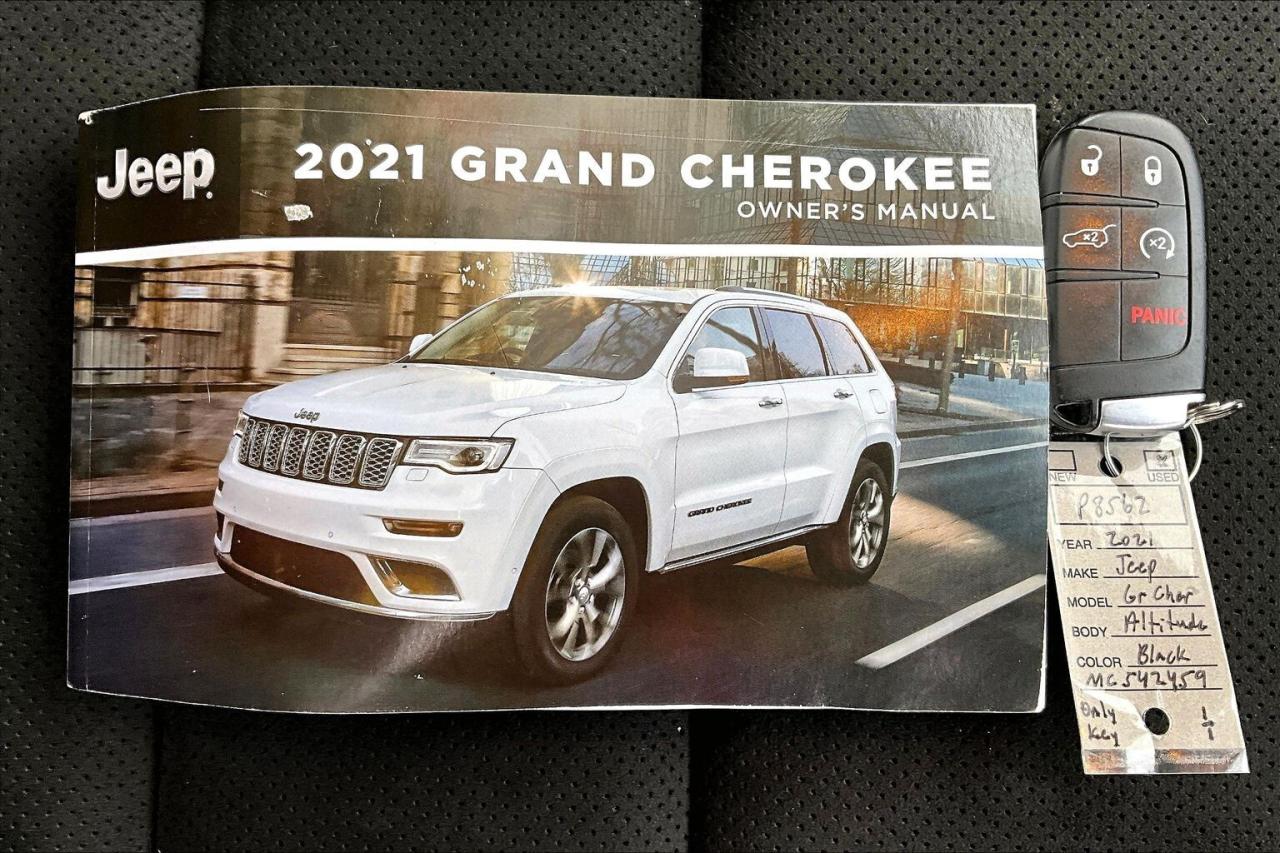 2021 Jeep Grand Cherokee Altitude | Sunroof | Heated Seats | Tow Pkg | 4X4 Photo