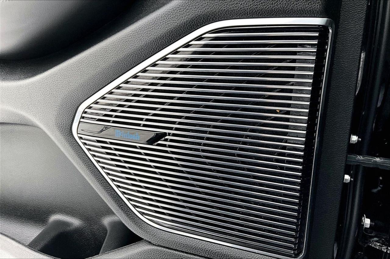 2024 Jeep Grand Cherokee Overland | McIntosh | LuxTech | Massage Seats |4X4 Photo