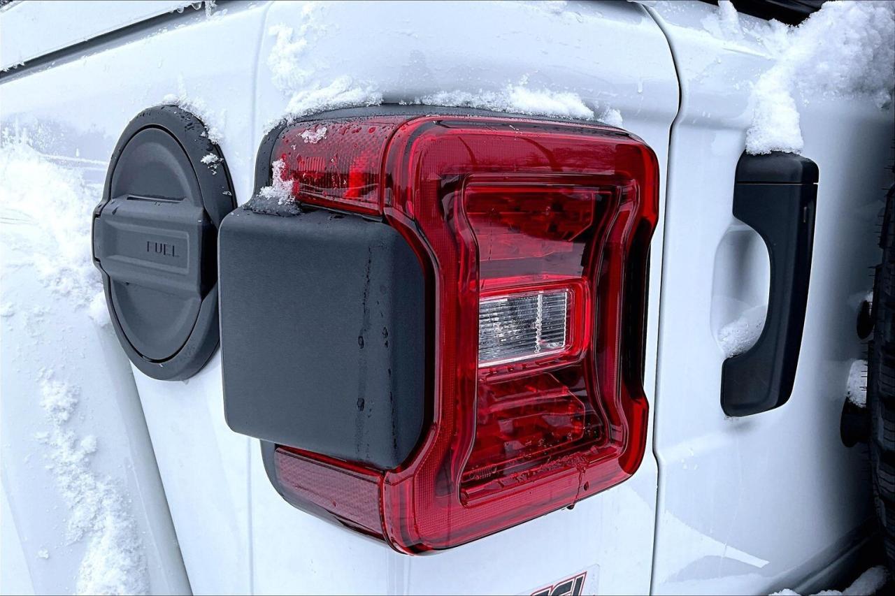 2024 Jeep Wrangler Sahara | Heated Leather | Alpine | Tow Pkg | 4X4 Photo