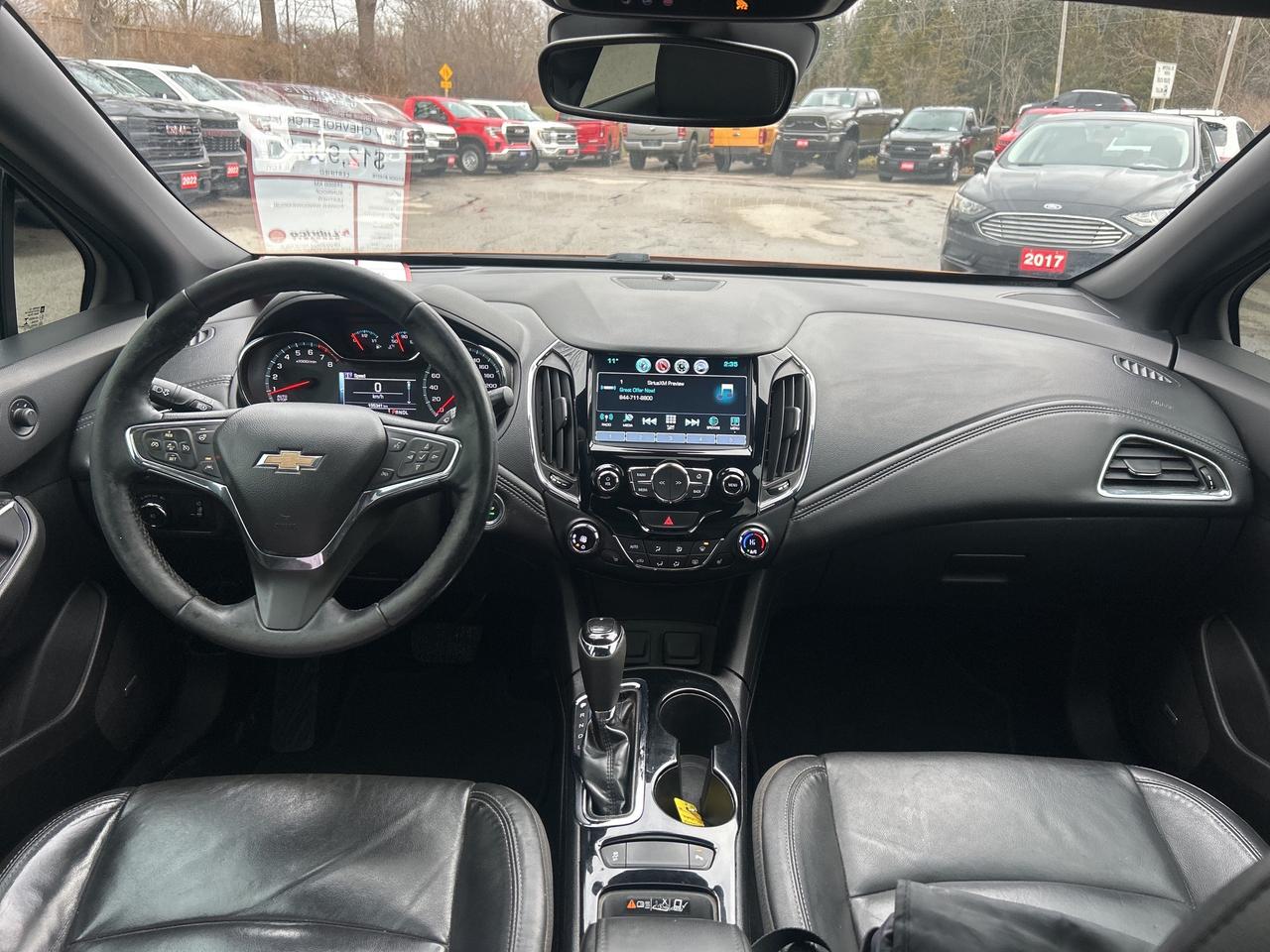 2017 Chevrolet Cruze LEATHER, SUNROOF, BACK UP CAMERA! Photo