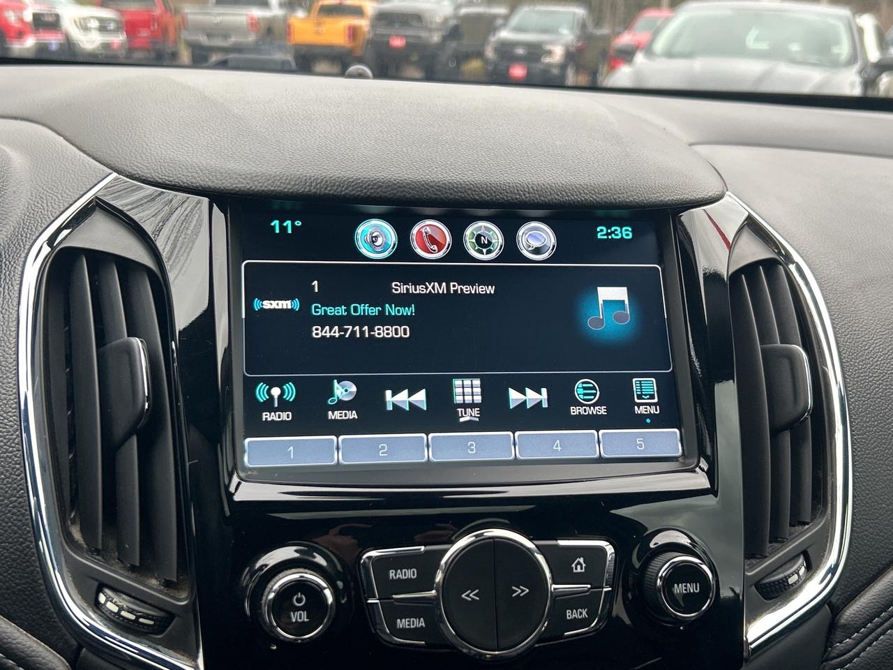 2017 Chevrolet Cruze LEATHER, SUNROOF, BACK UP CAMERA! Photo