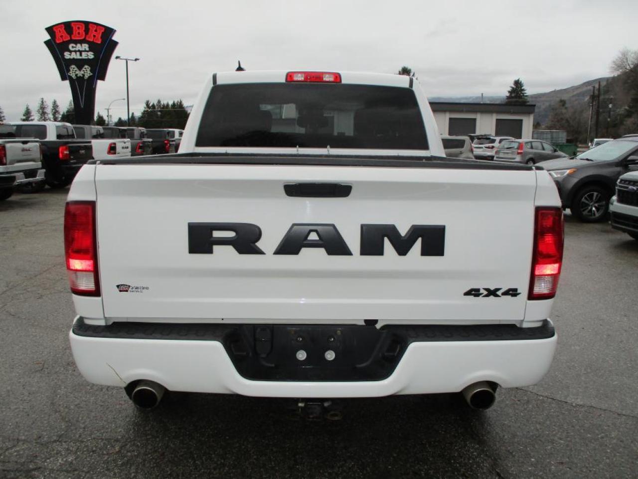 2020 RAM 1500 Classic Express Crew Cab 4x4 - Photo #7