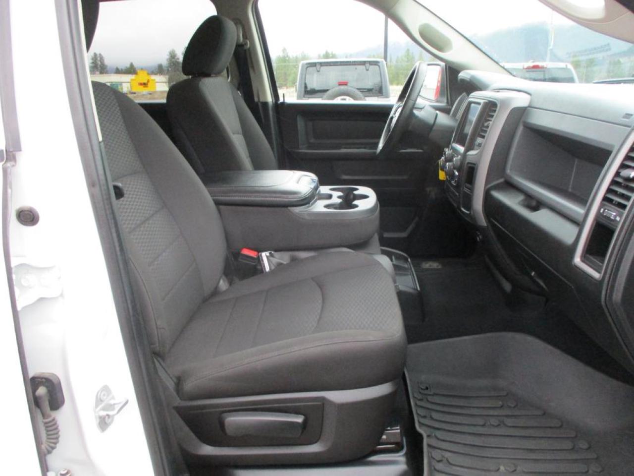 2020 RAM 1500 Classic Express Crew Cab 4x4 - Photo #13