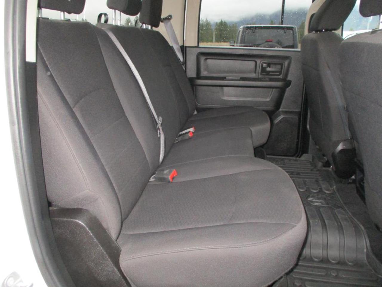 2020 RAM 1500 Classic Express Crew Cab 4x4 - Photo #14