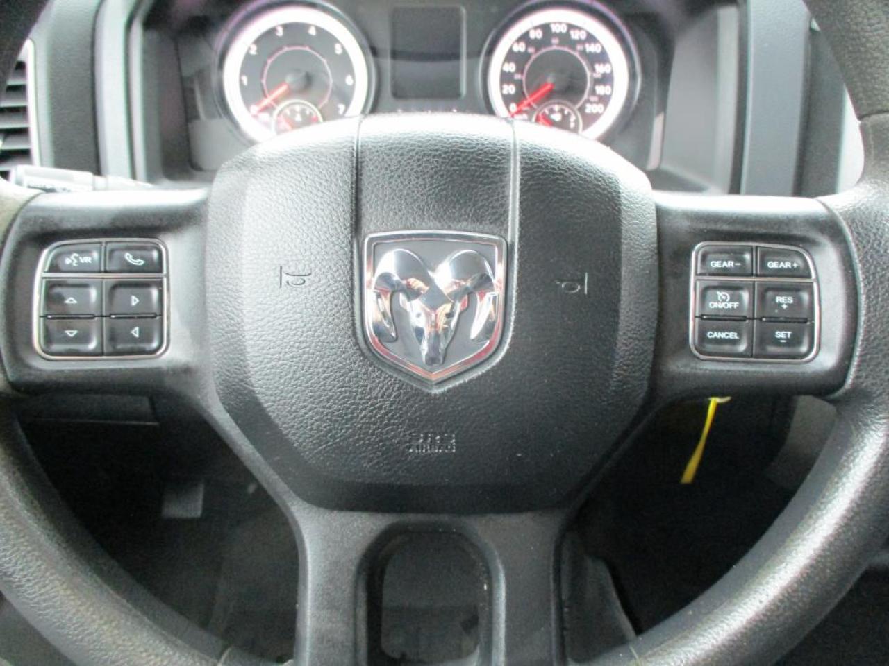 2020 RAM 1500 Classic Express Crew Cab 4x4 - Photo #16