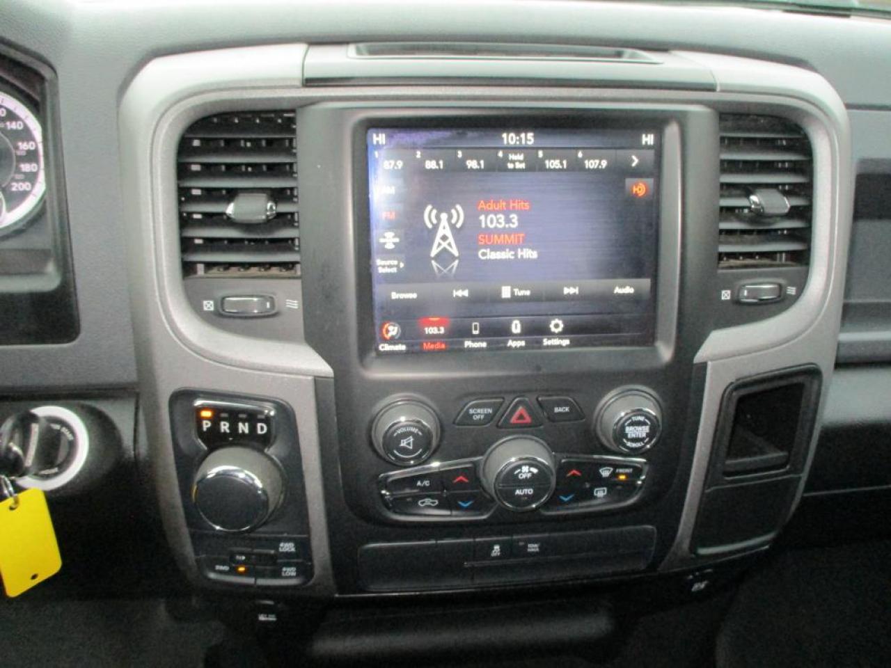 2020 RAM 1500 Classic Express Crew Cab 4x4 - Photo #19
