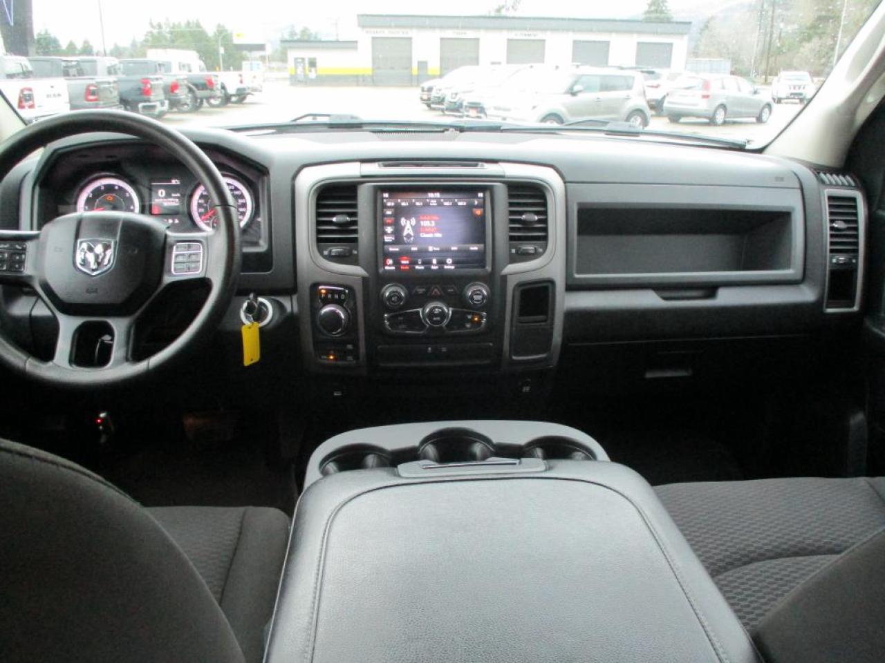 2020 RAM 1500 Classic Express Crew Cab 4x4 - Photo #20