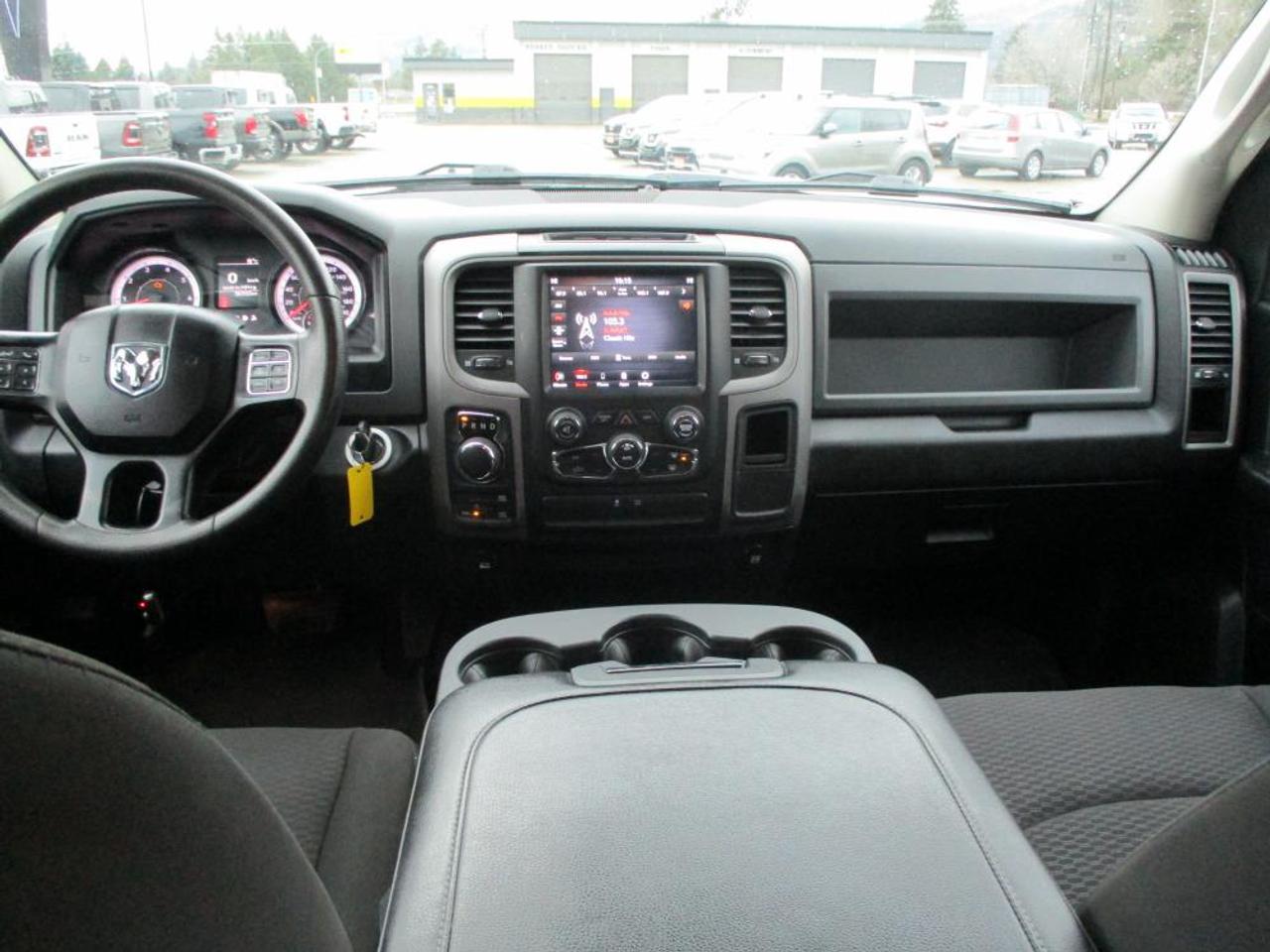 2020 RAM 1500 Classic Express Crew Cab 4x4 - Photo #20