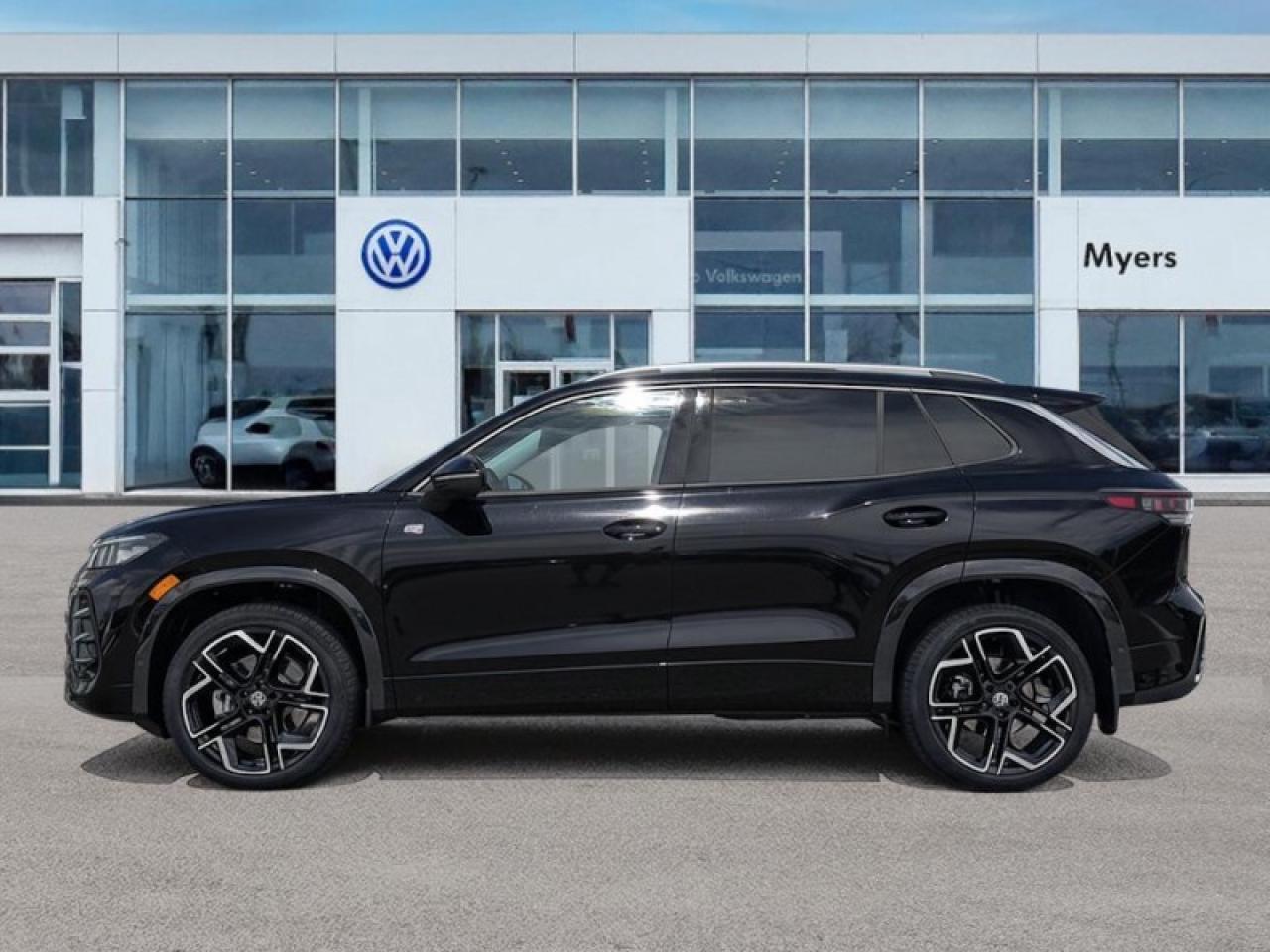 2026 Volkswagen Tiguan Highline Turbo R-Line Photo2