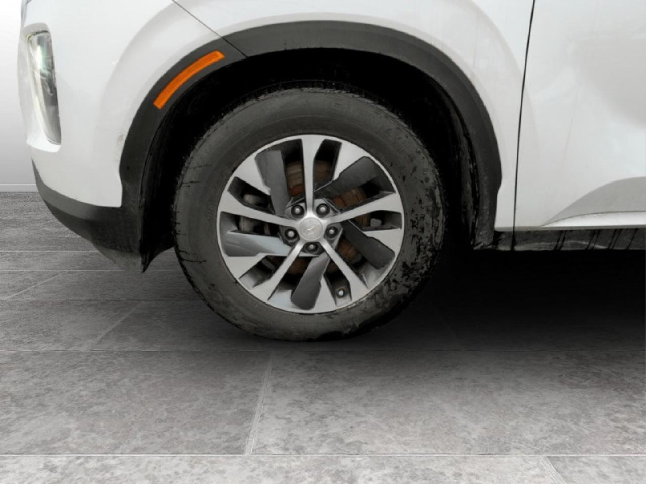 2021 Hyundai PALISADE Essential 8-Passenger Photo