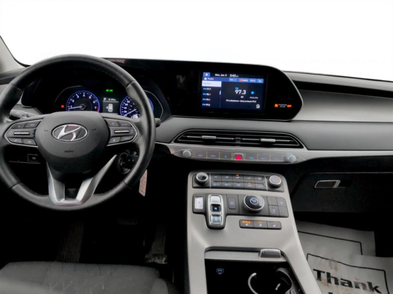 2021 Hyundai PALISADE Essential 8-Passenger Photo