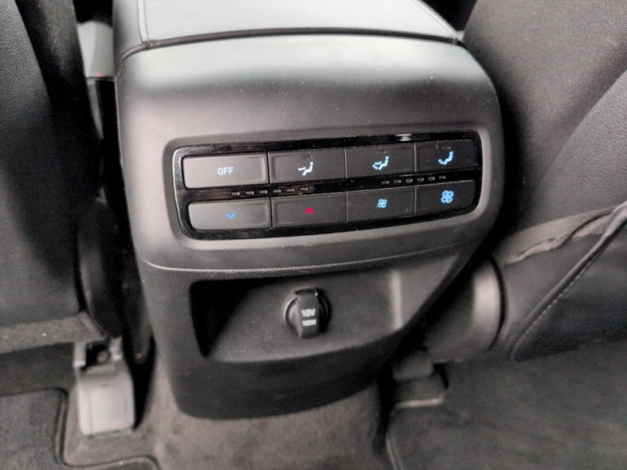 2021 Hyundai PALISADE Essential 8-Passenger Photo