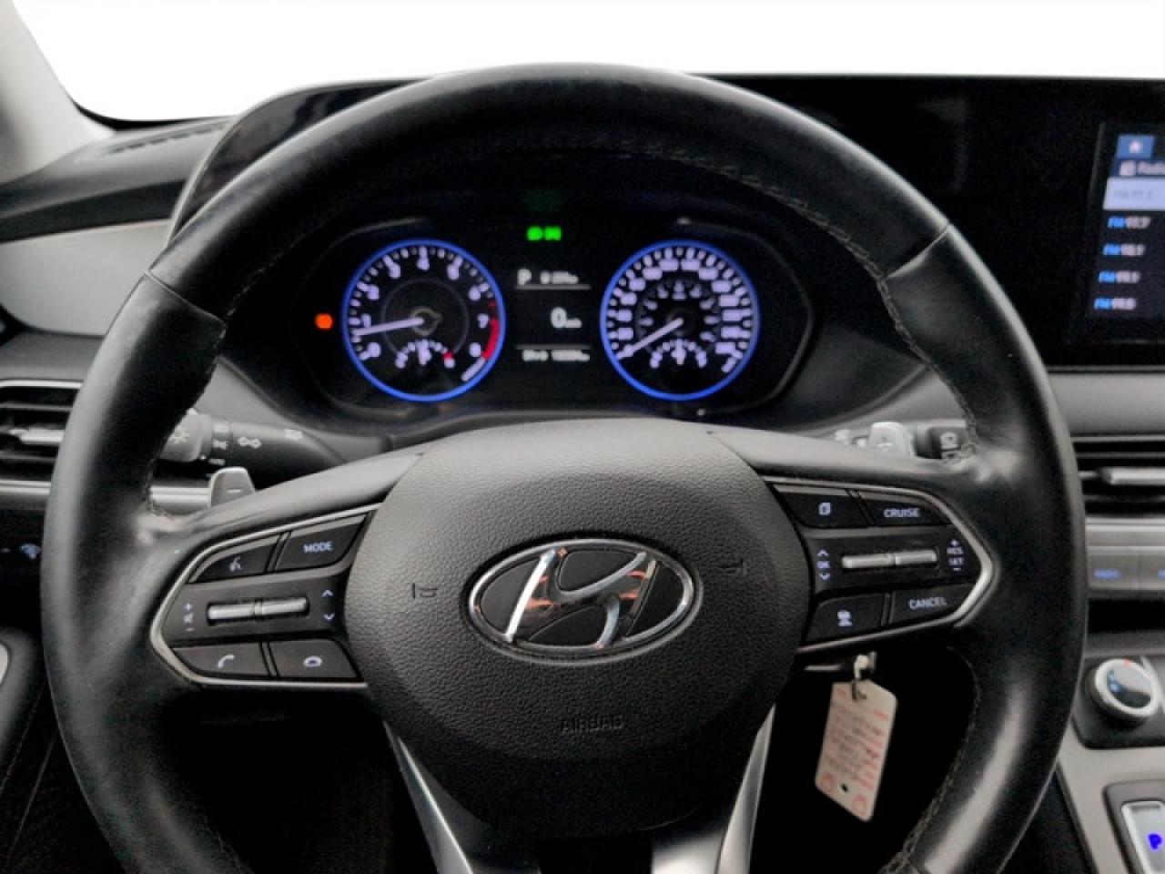 2021 Hyundai PALISADE Essential 8-Passenger Photo