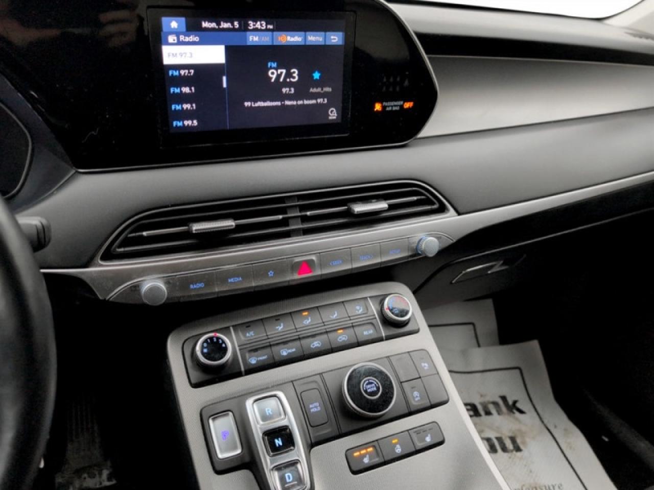 2021 Hyundai PALISADE Essential 8-Passenger Photo