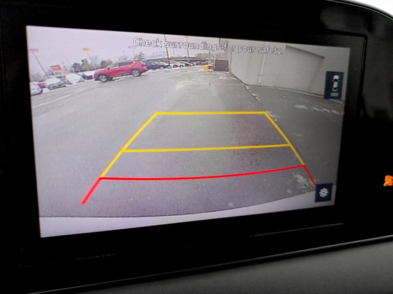 2021 Hyundai PALISADE Essential 8-Passenger Photo