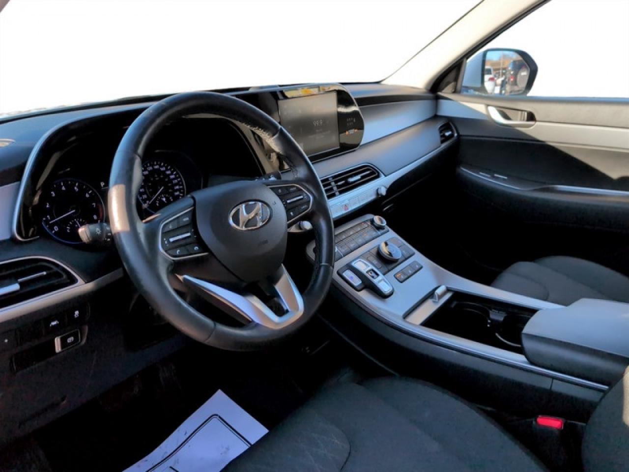 2021 Hyundai PALISADE Essential 8-Passenger  **ONE OWNER** Photo