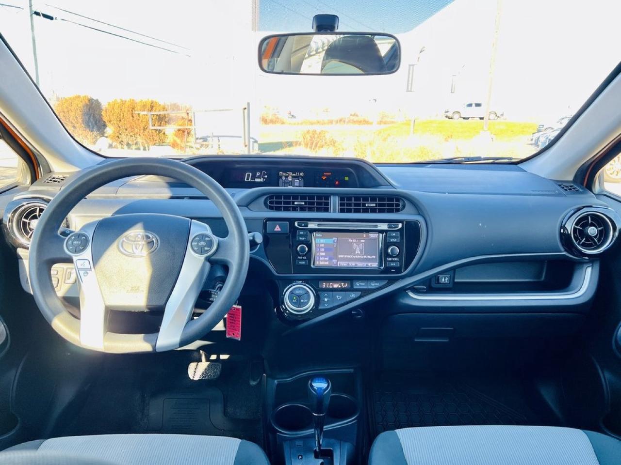 2015 Toyota Prius c Technology Photo