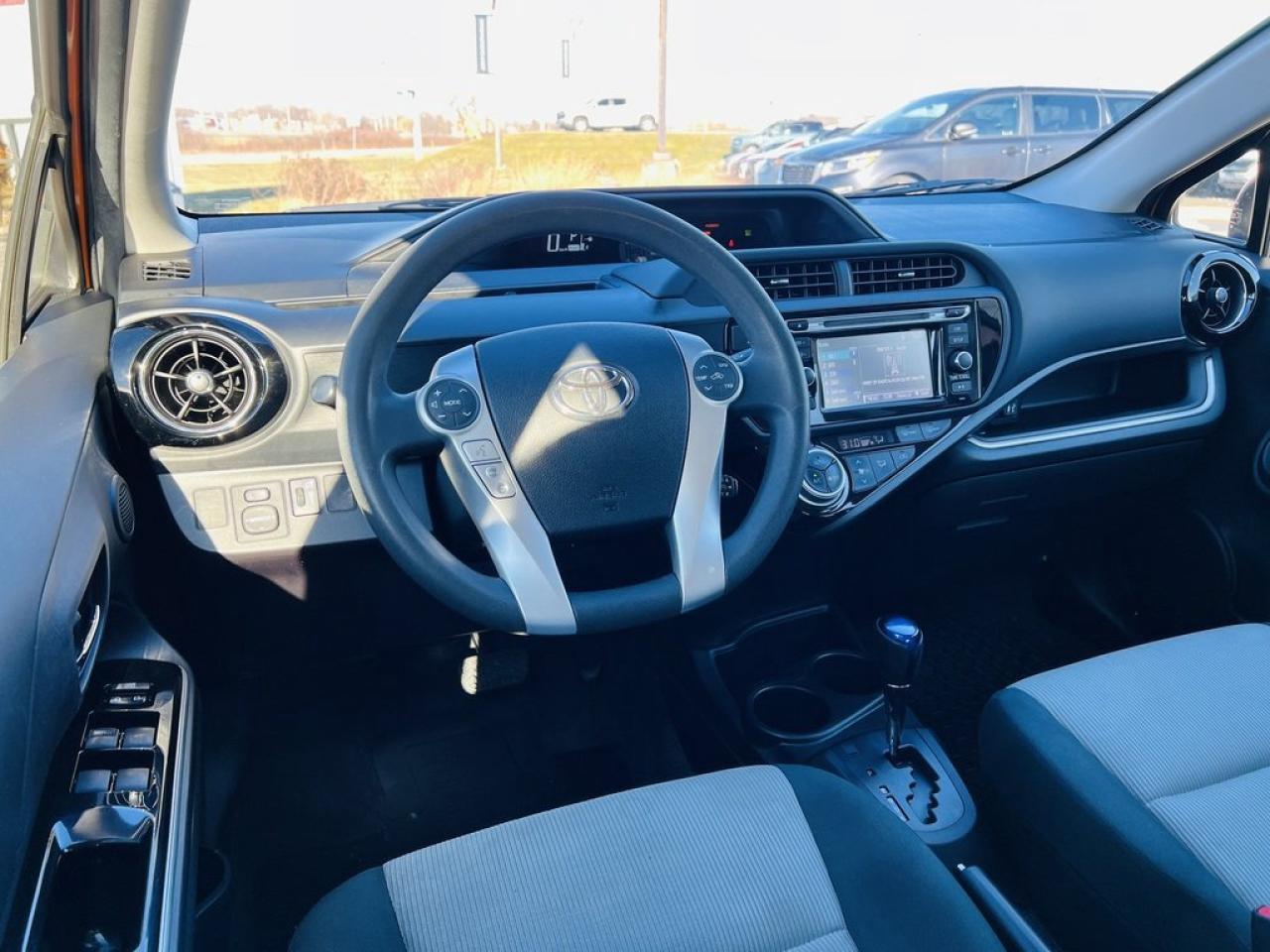 2015 Toyota Prius c Technology Photo