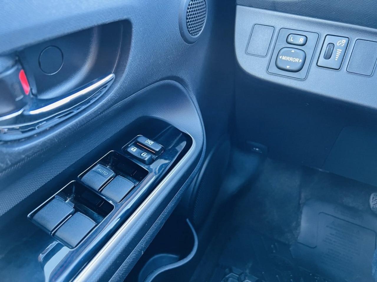 2015 Toyota Prius c Technology Photo