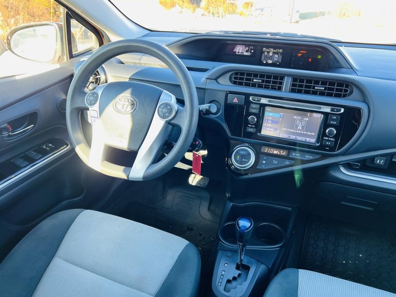 2015 Toyota Prius c Technology Photo