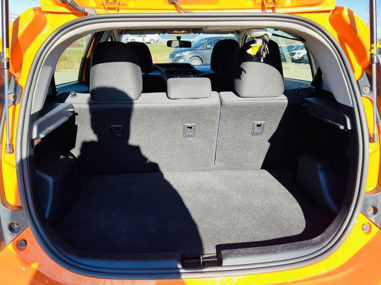 2015 Toyota Prius c Technology Photo