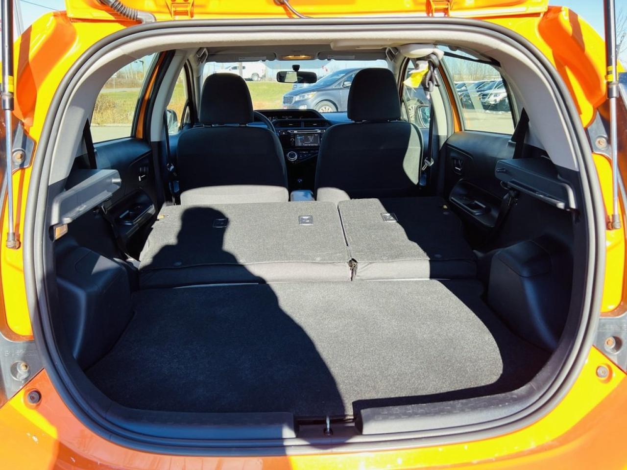 2015 Toyota Prius c Technology Photo