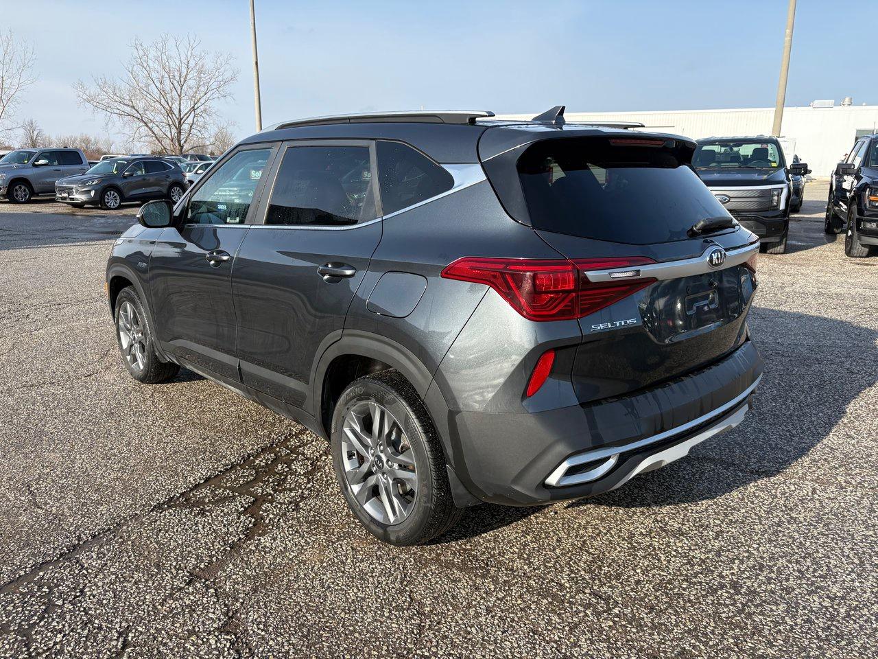 2021 Kia Seltos S EX Photo