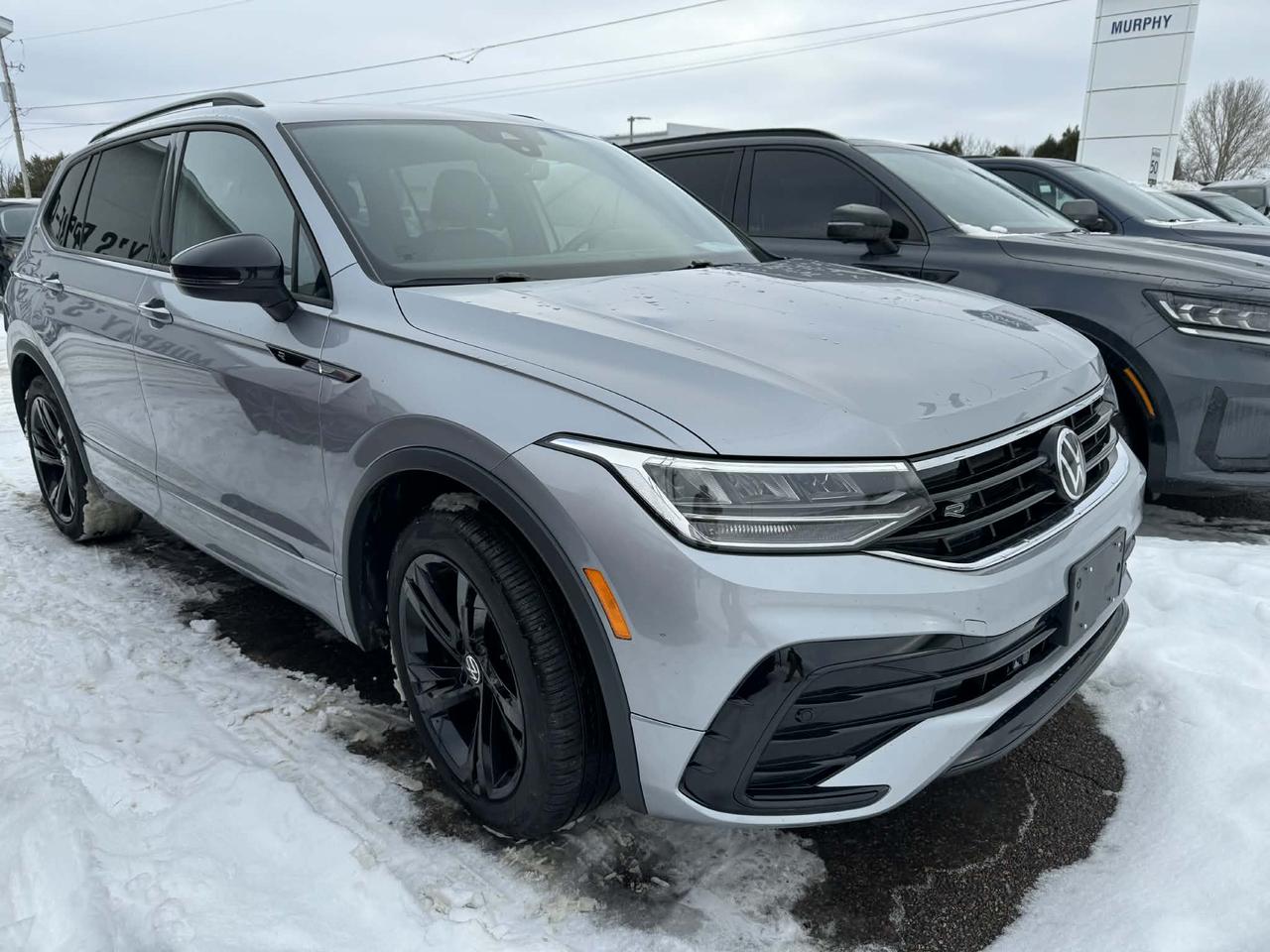 2023 Volkswagen Tiguan Comfortline R-Line Black Edition Photo