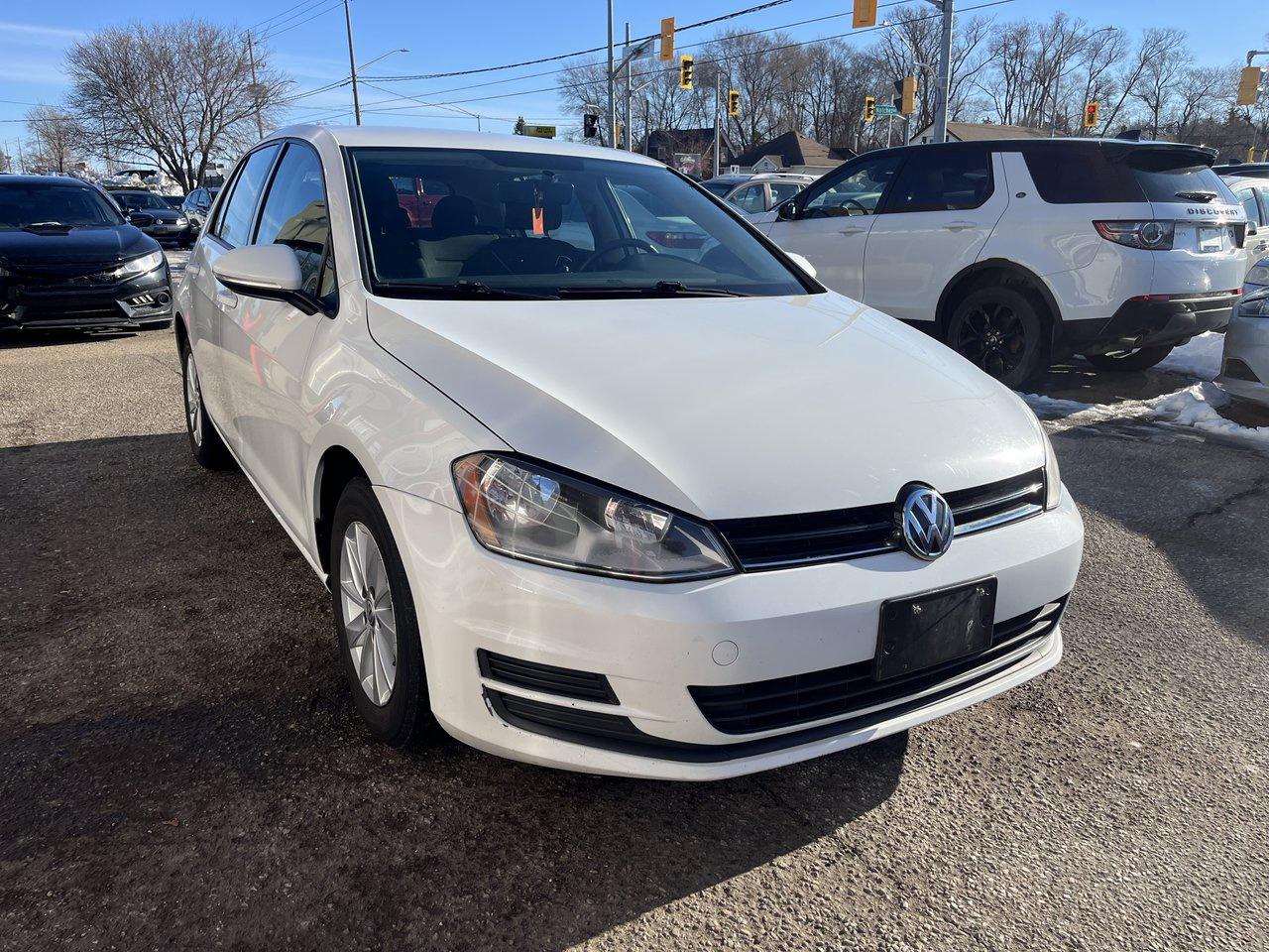2017 Volkswagen Golf COMFORT LINE Photo2