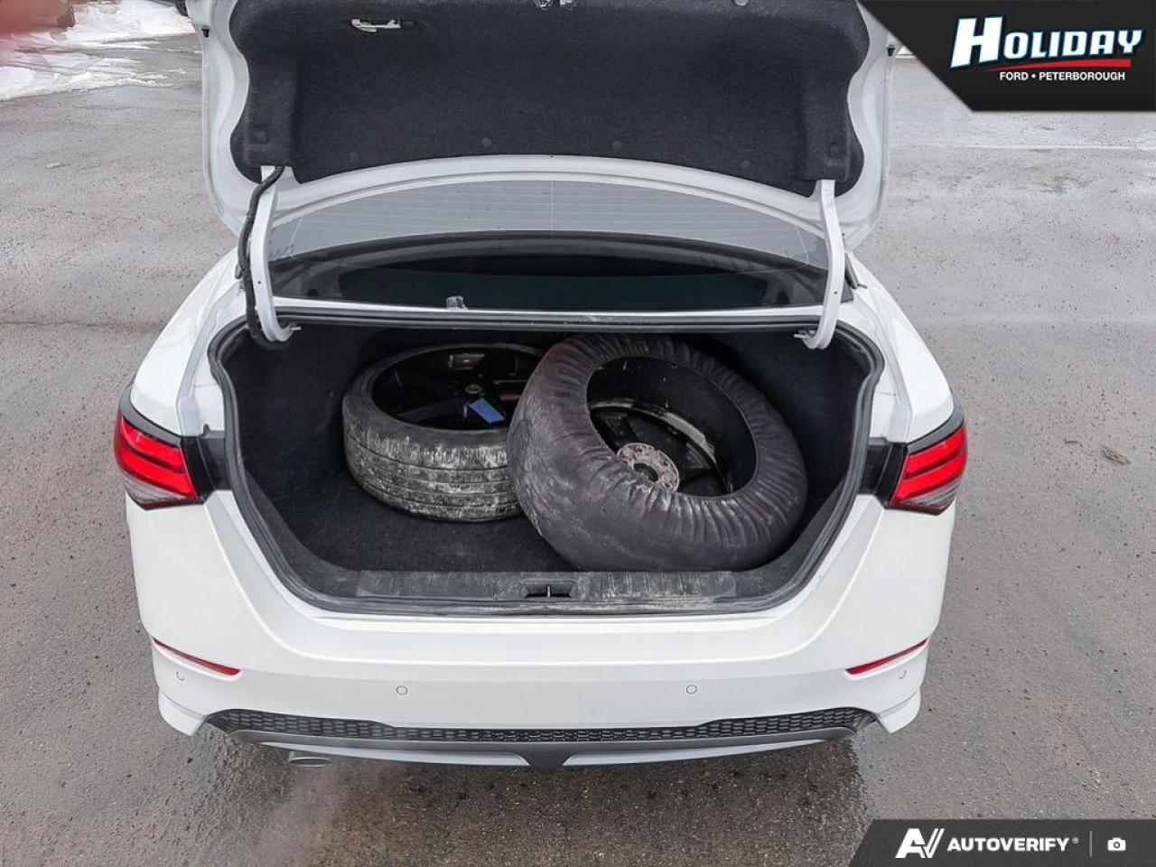 2022 Nissan Sentra SR Photo