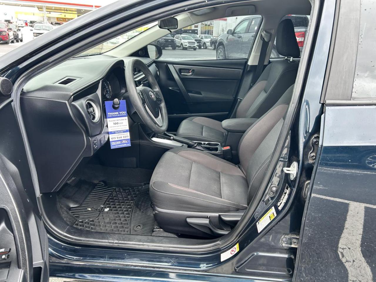 2019 Toyota Corolla LE Photo