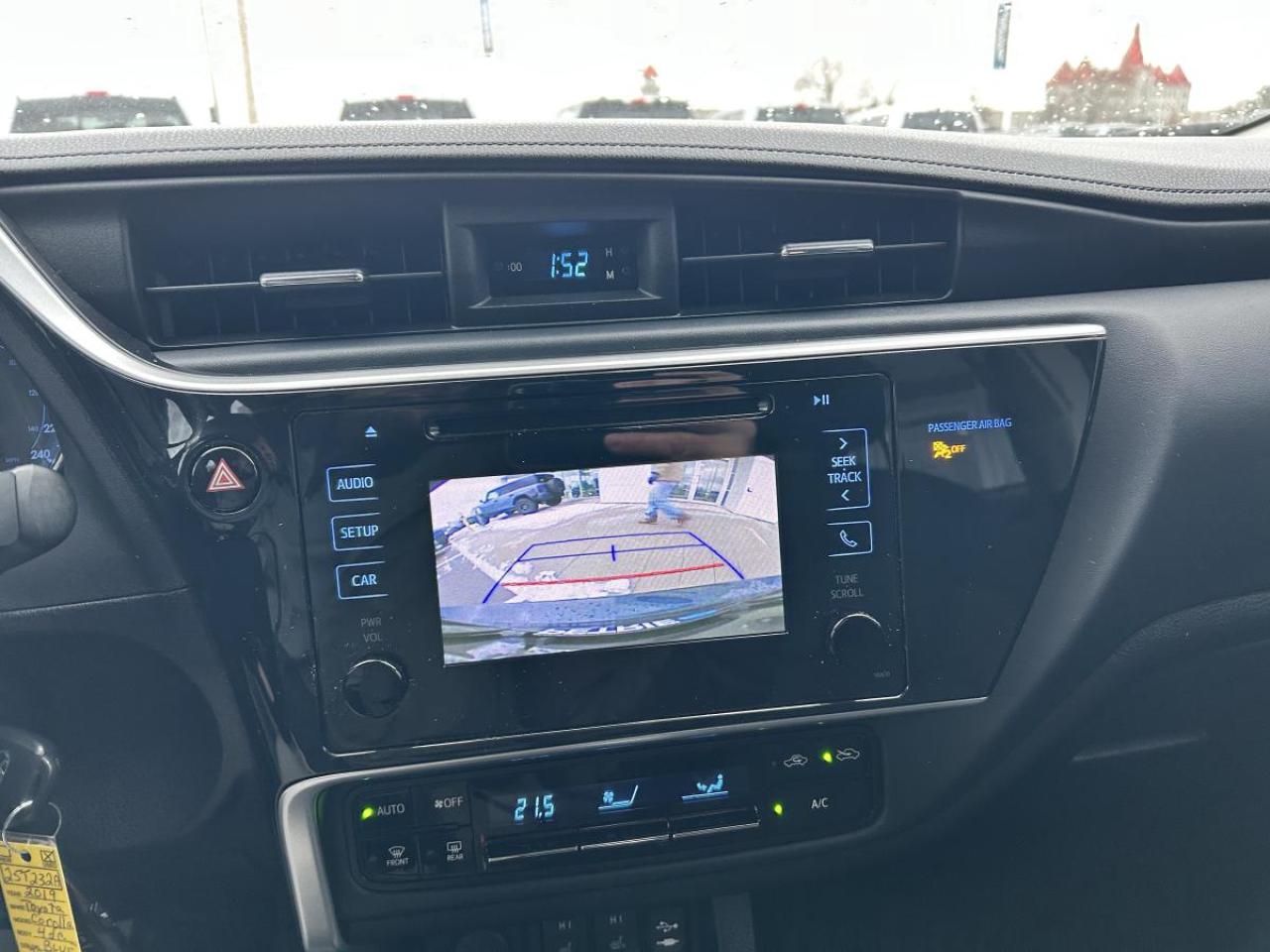 2019 Toyota Corolla LE Photo