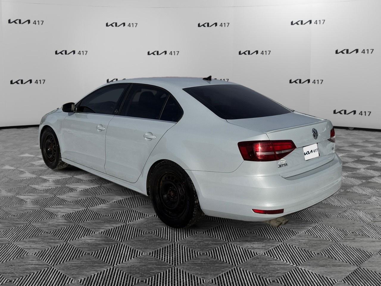 2017 Volkswagen Jetta Sedan 4DR 1.4 TSI AUTO WOLFSBURG EDITION Photo2