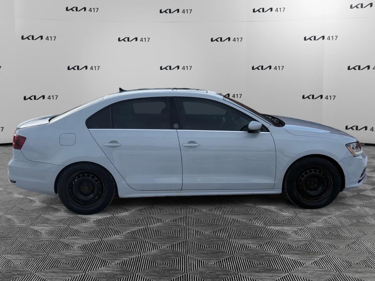 2017 Volkswagen Jetta Sedan 4DR 1.4 TSI AUTO WOLFSBURG EDITION Photo
