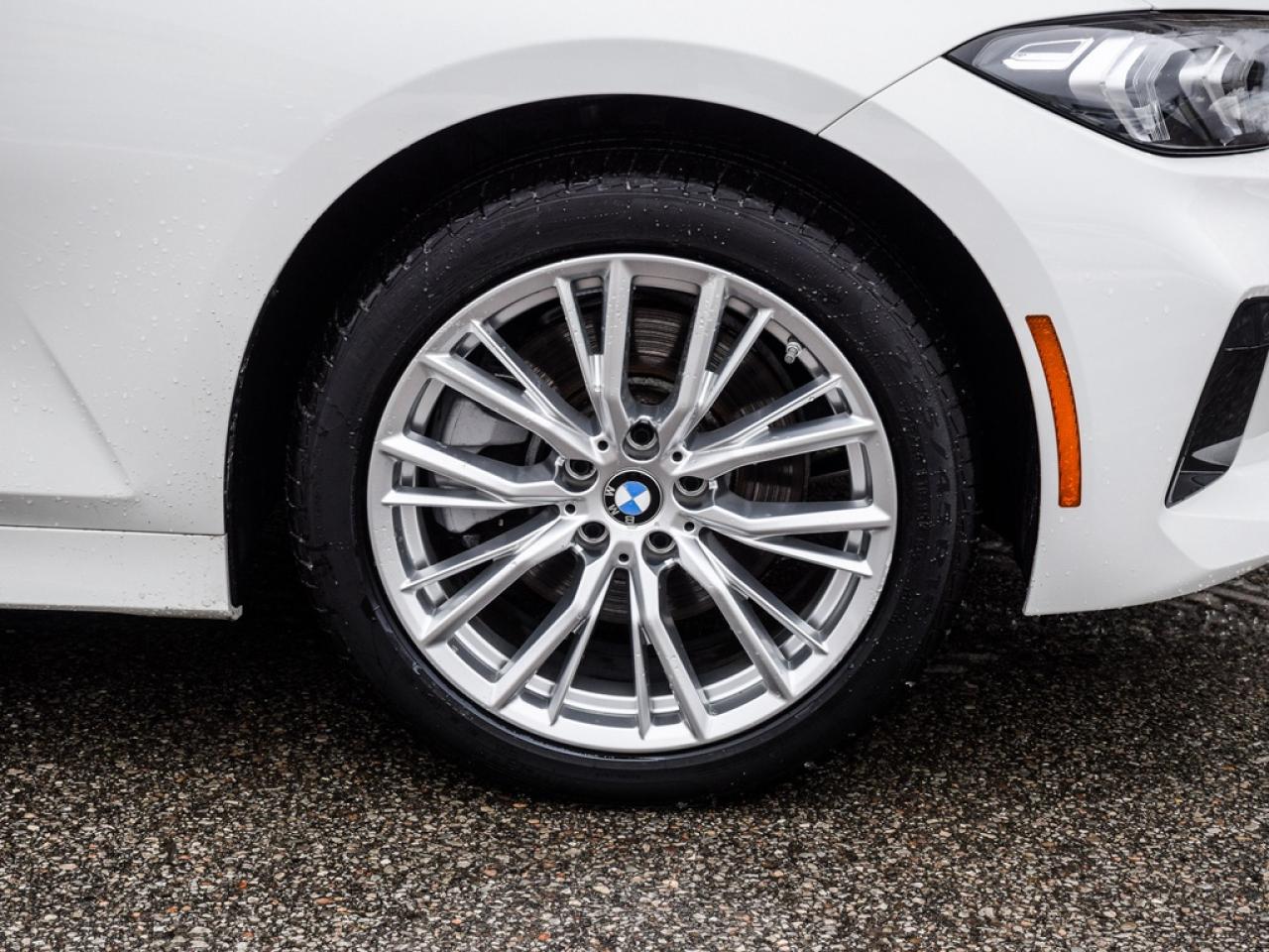 2024 BMW 330 i xDrive Photo