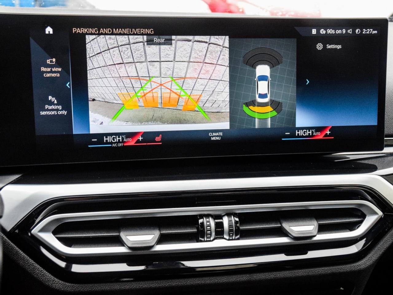 2024 BMW 330 i xDrive Photo